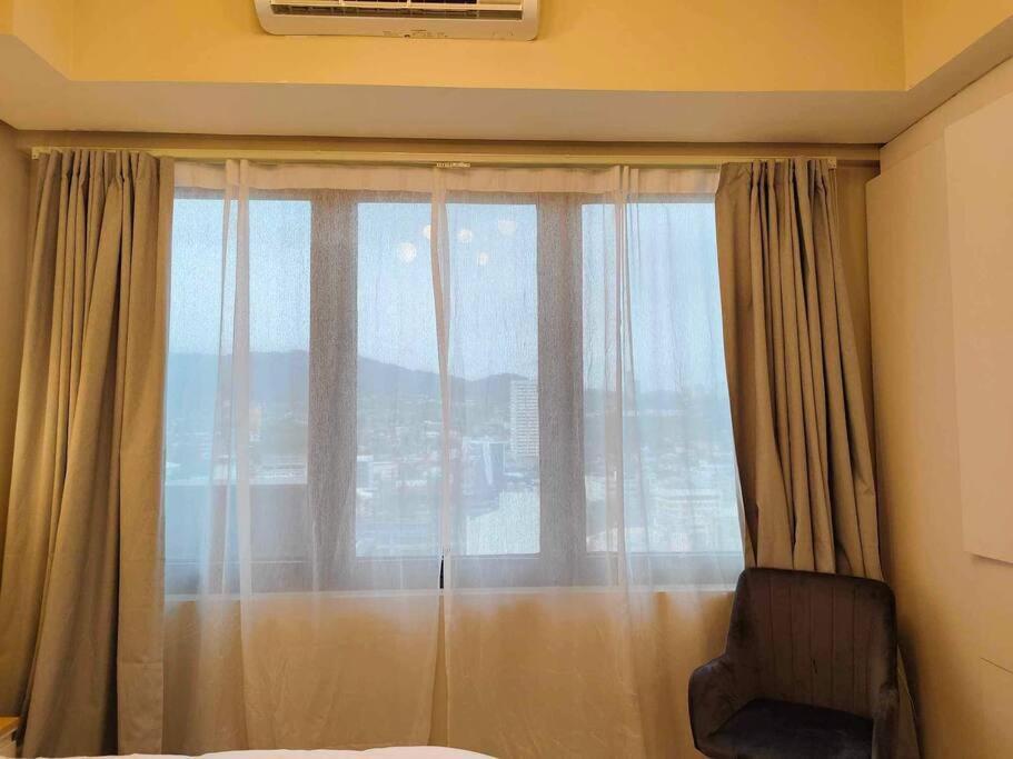 Baseline Premier 1-bedroom 17th Apartment Cebu